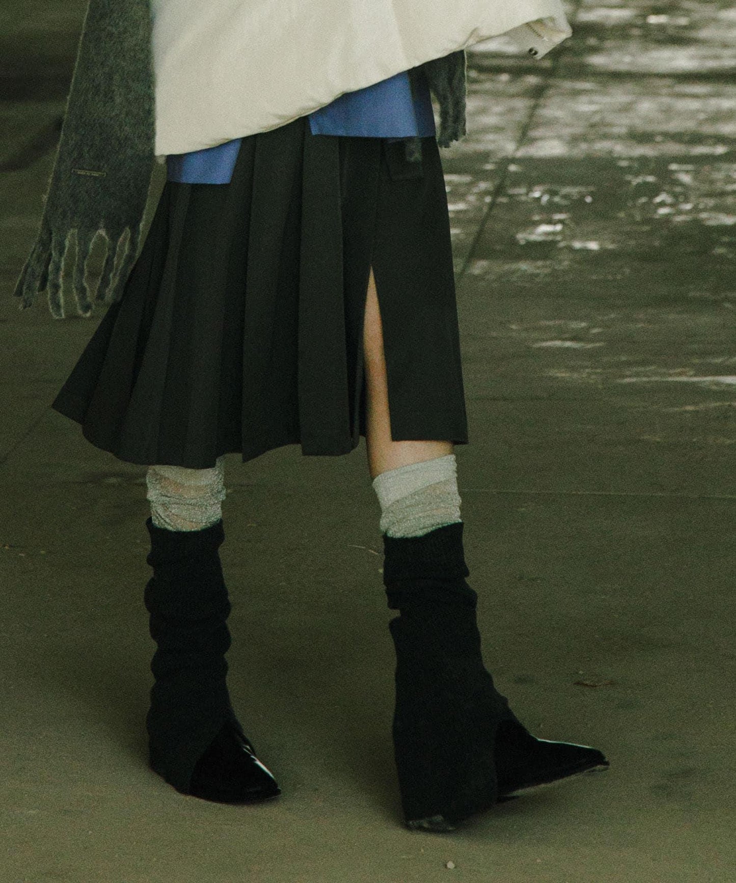 166050921