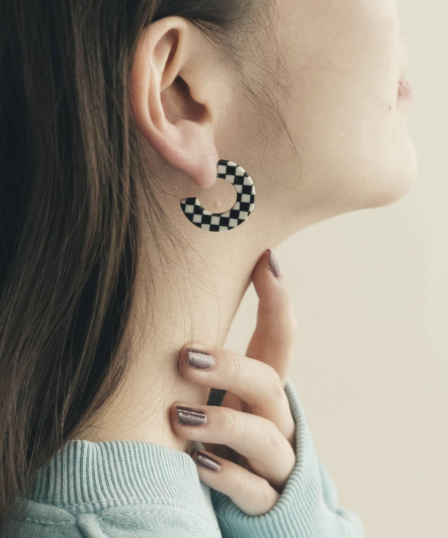 163046012