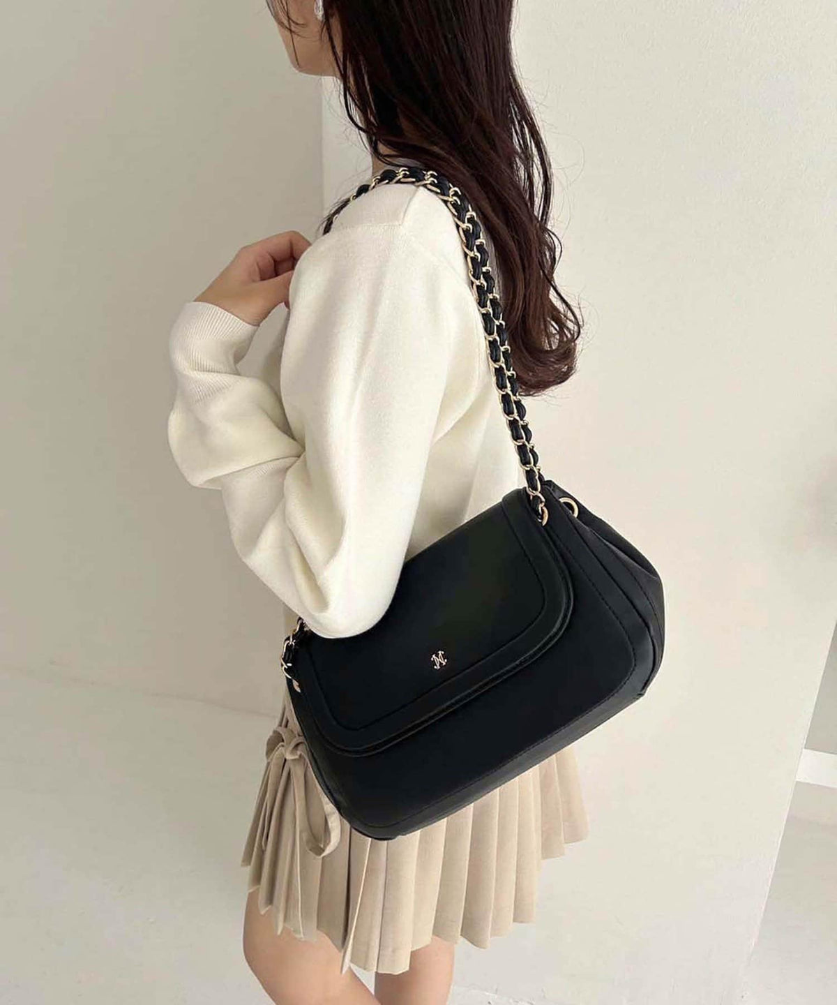 172101723