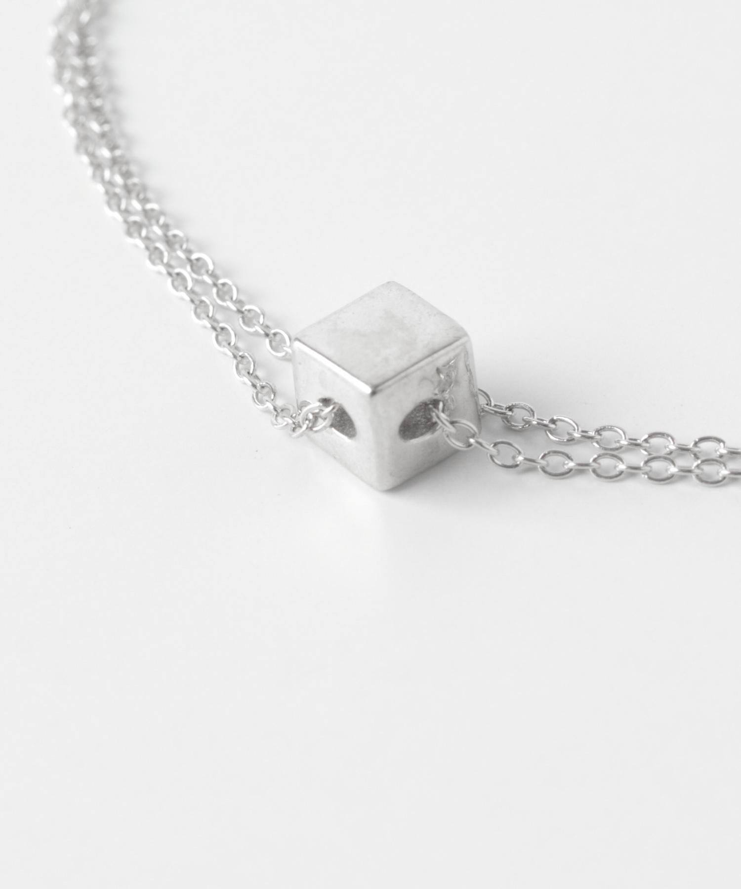 271003696