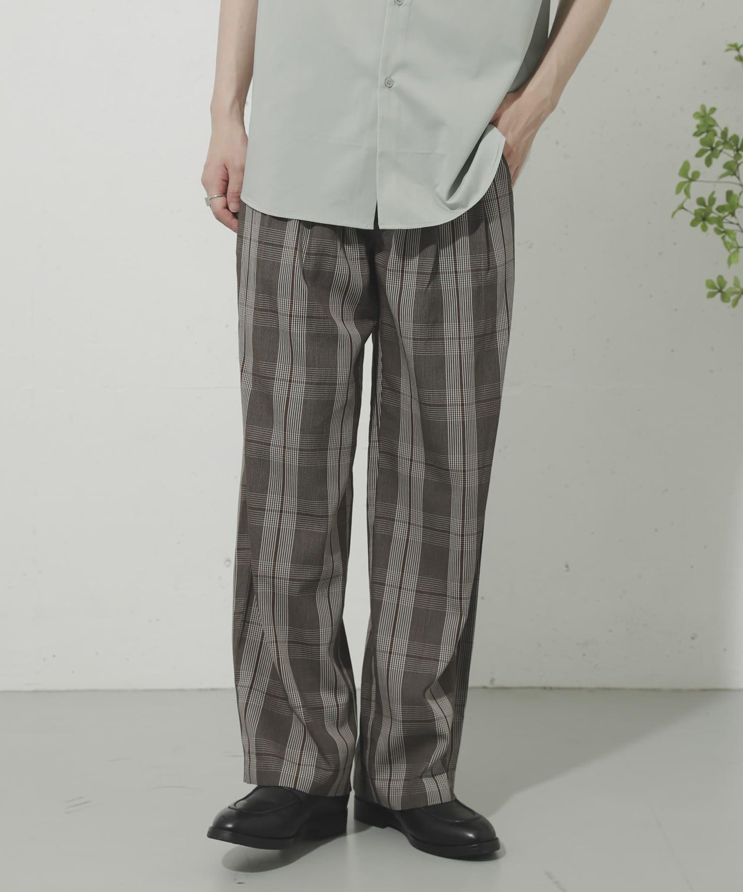 162170624