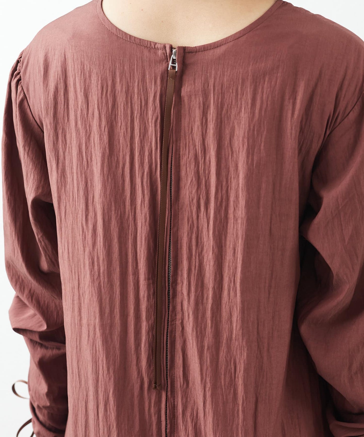 100457043