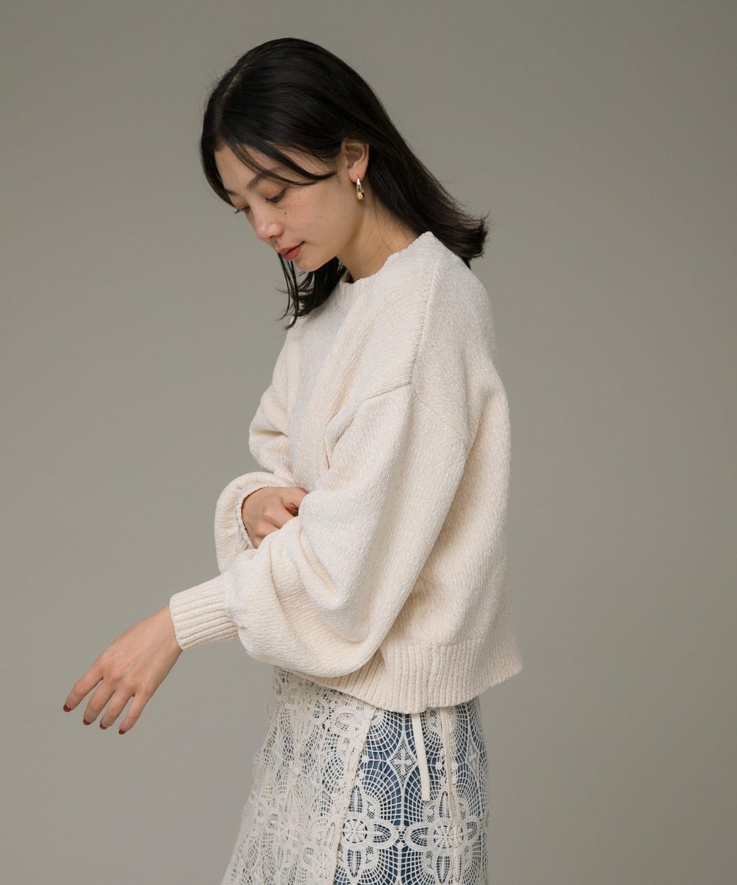 166093525