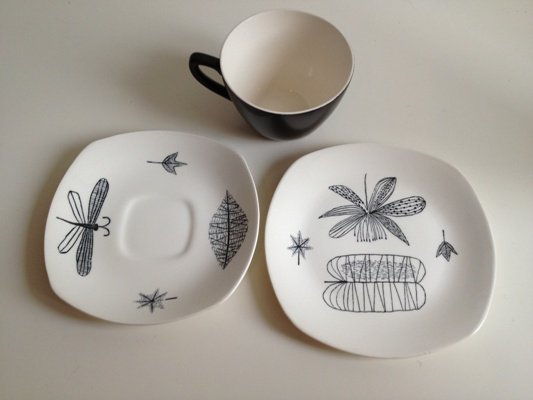 100989279