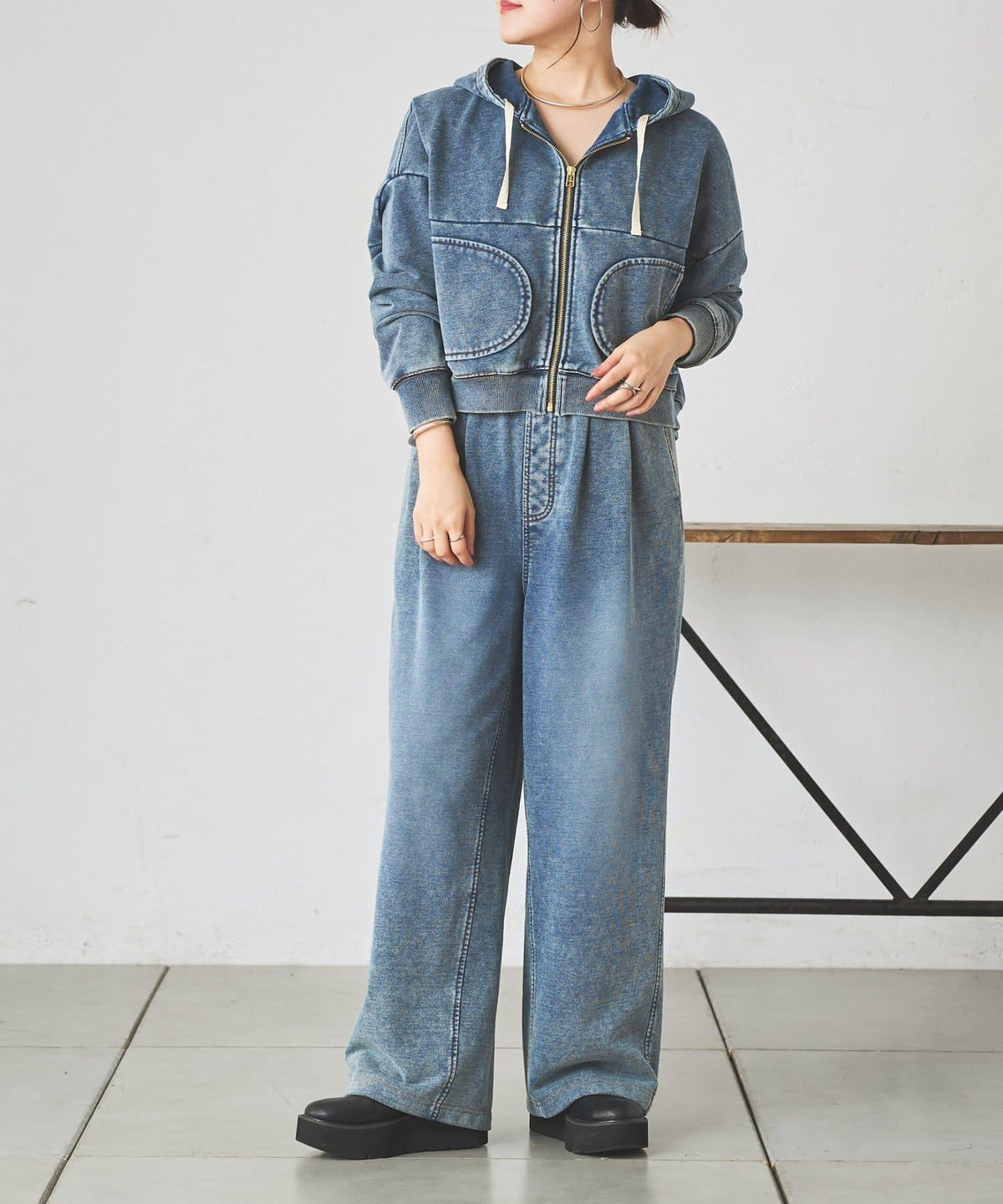 173323963