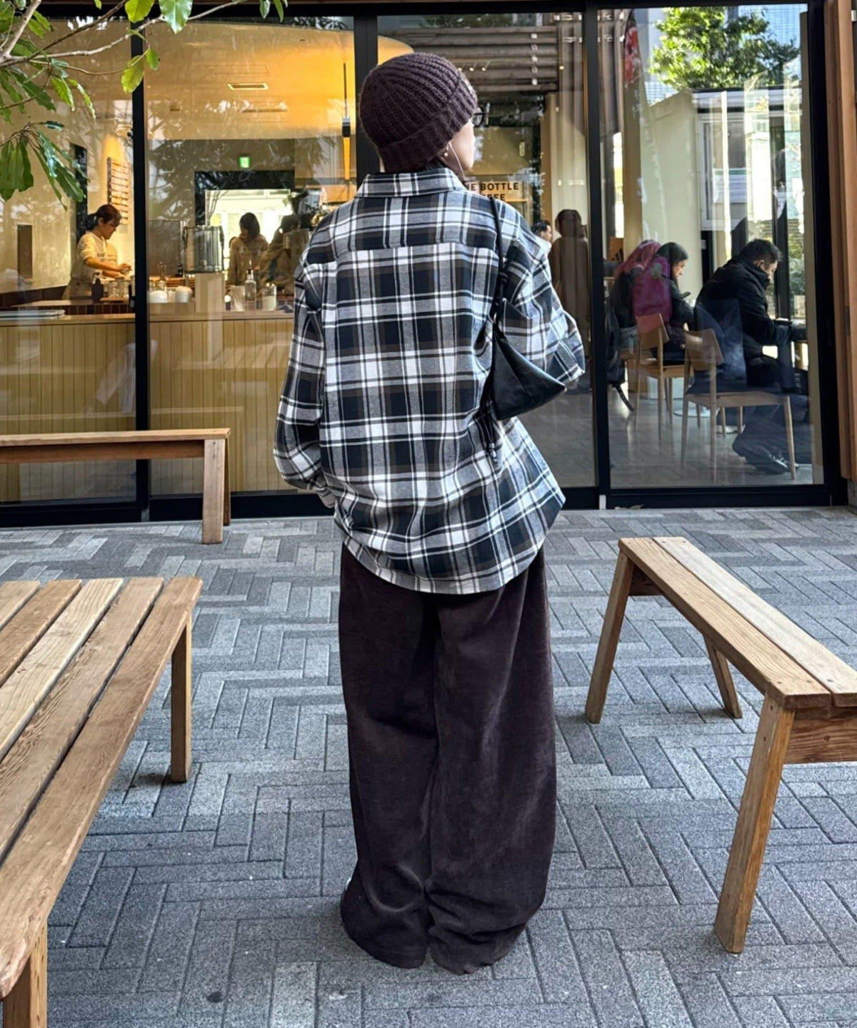 281582123