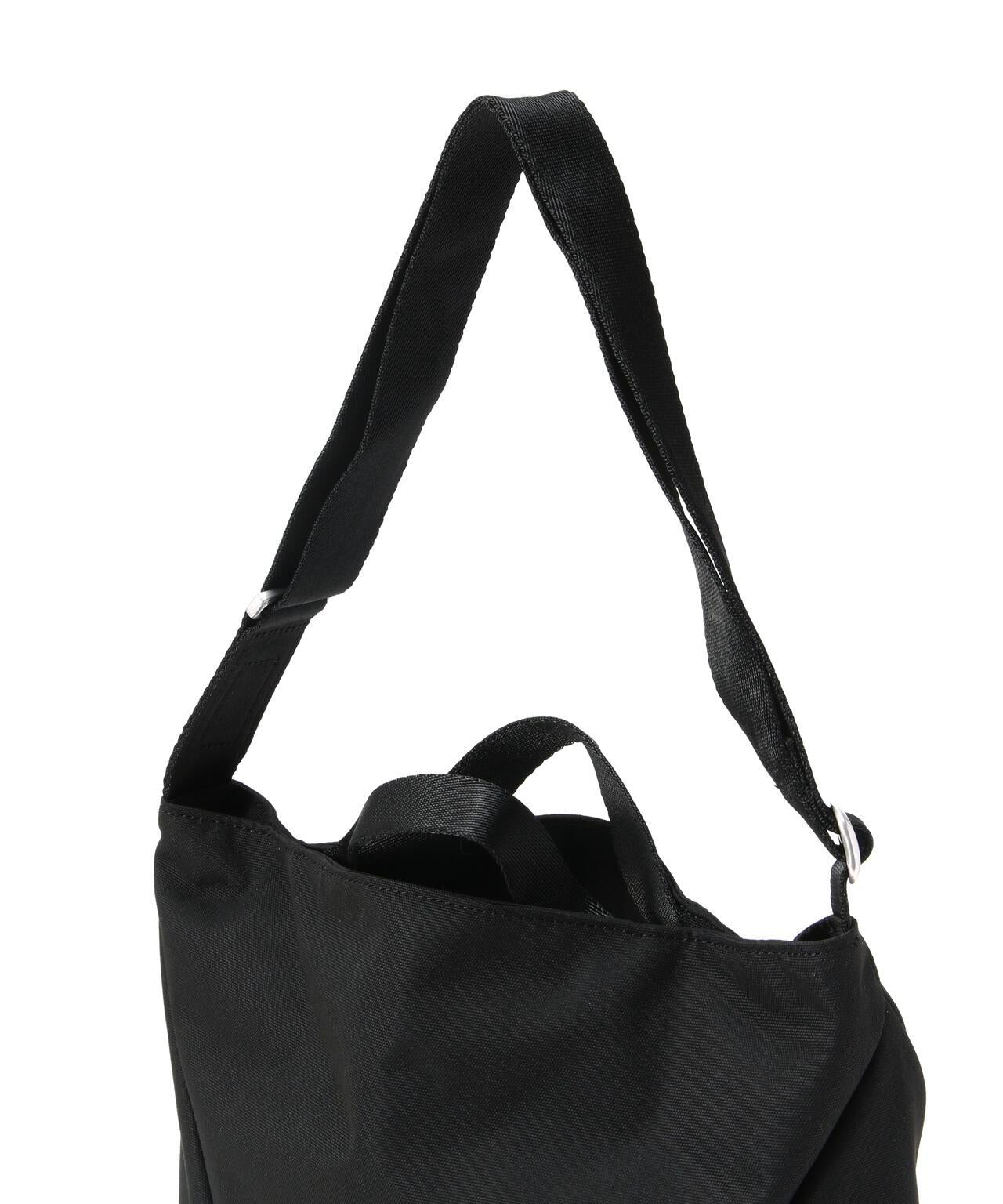 157095786