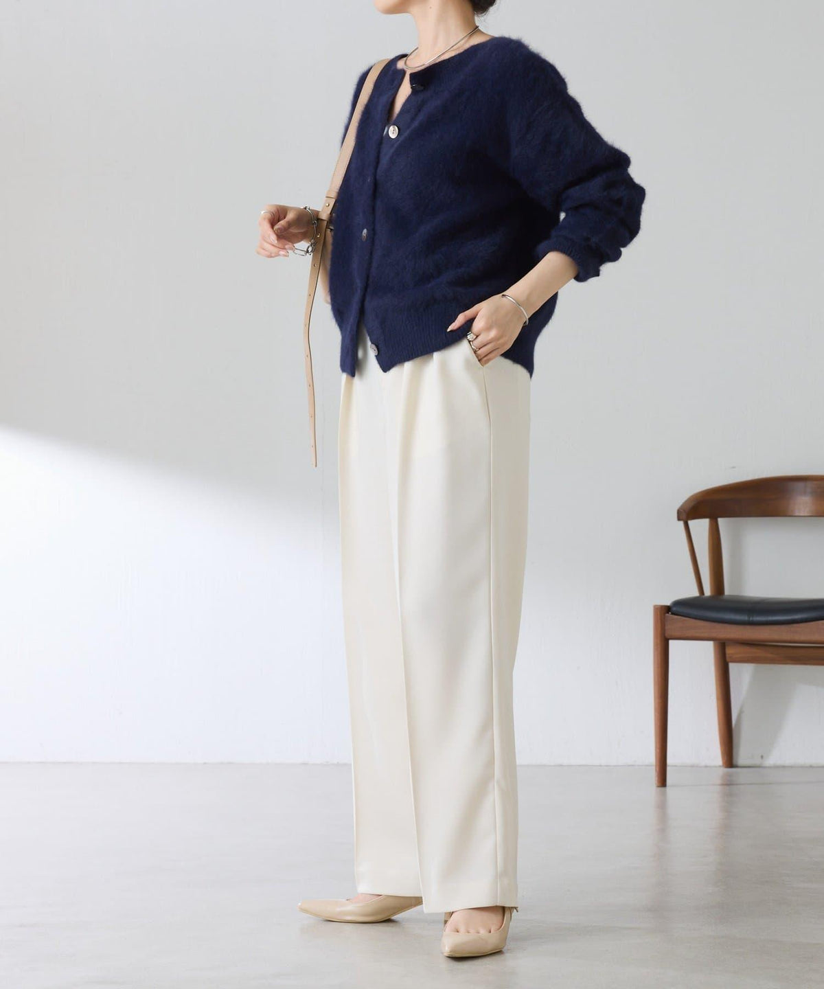 172704048