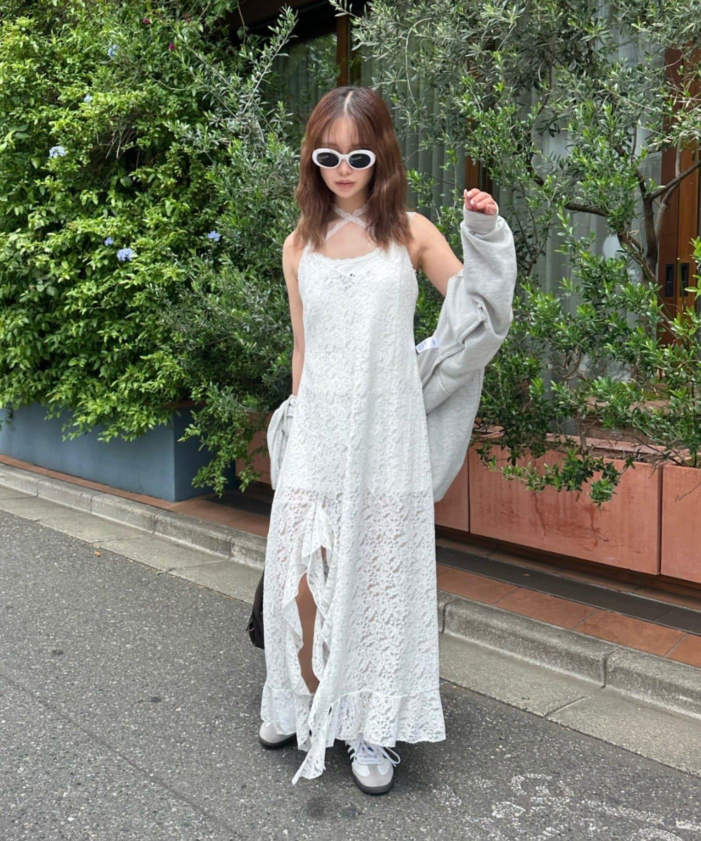 162751800