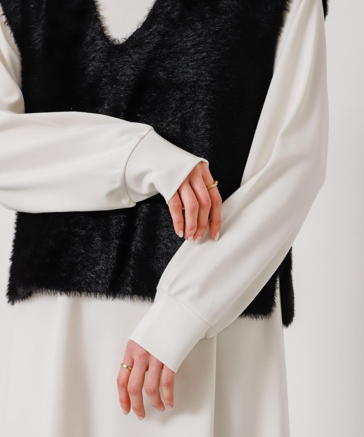 166055976