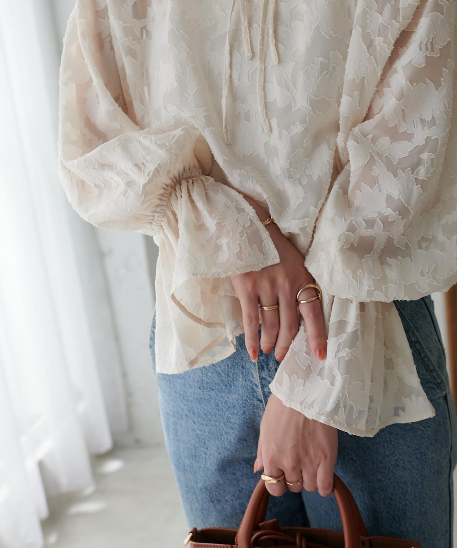 101764184