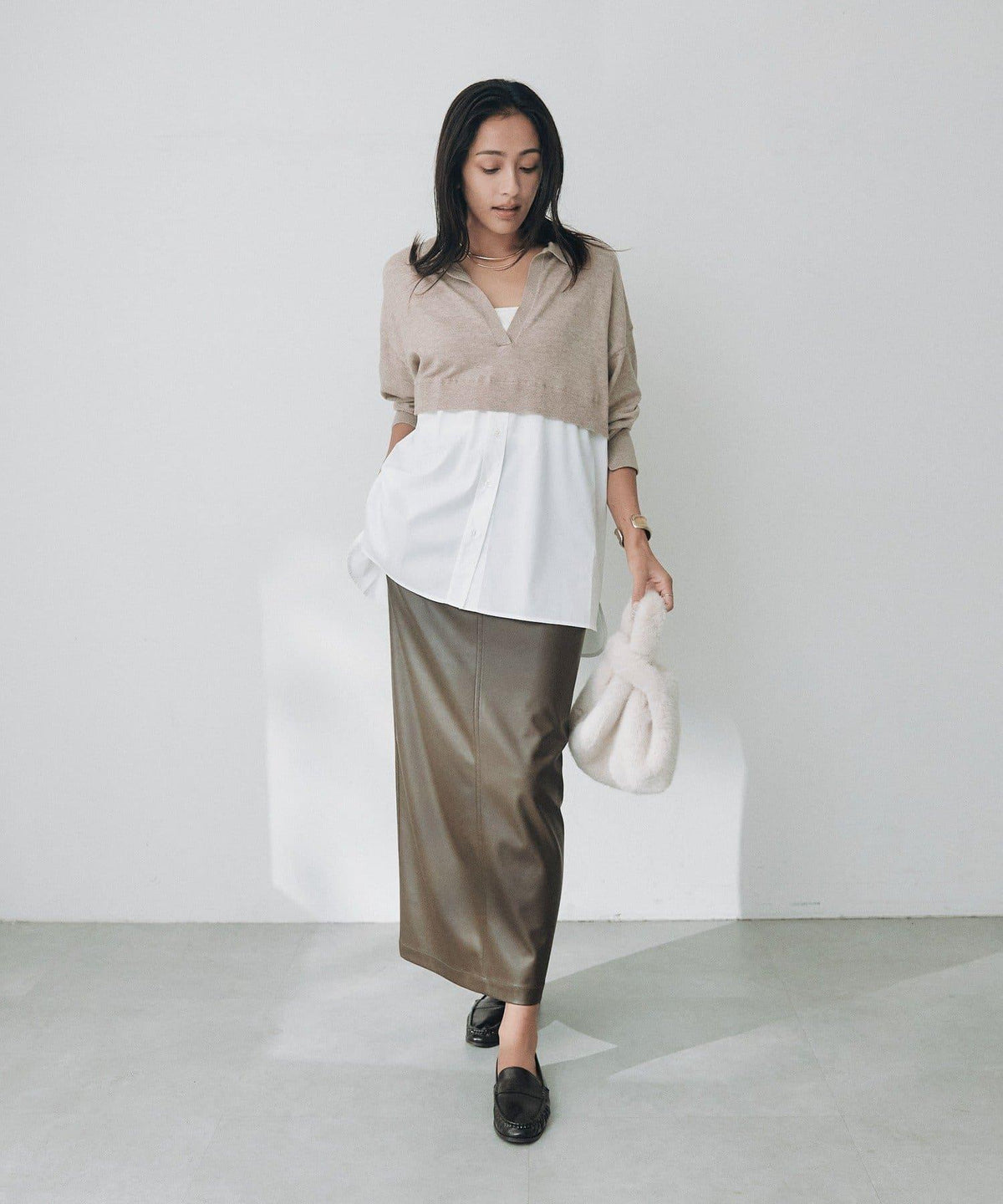 173487618