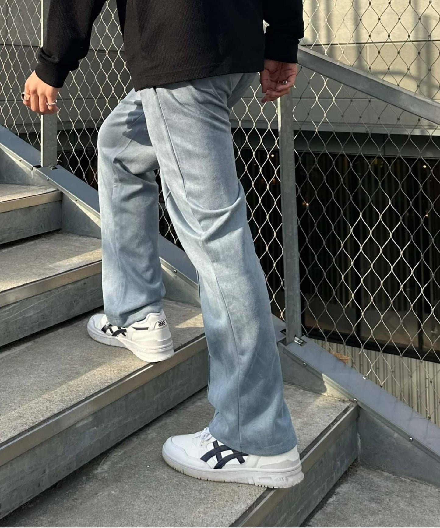 113132569