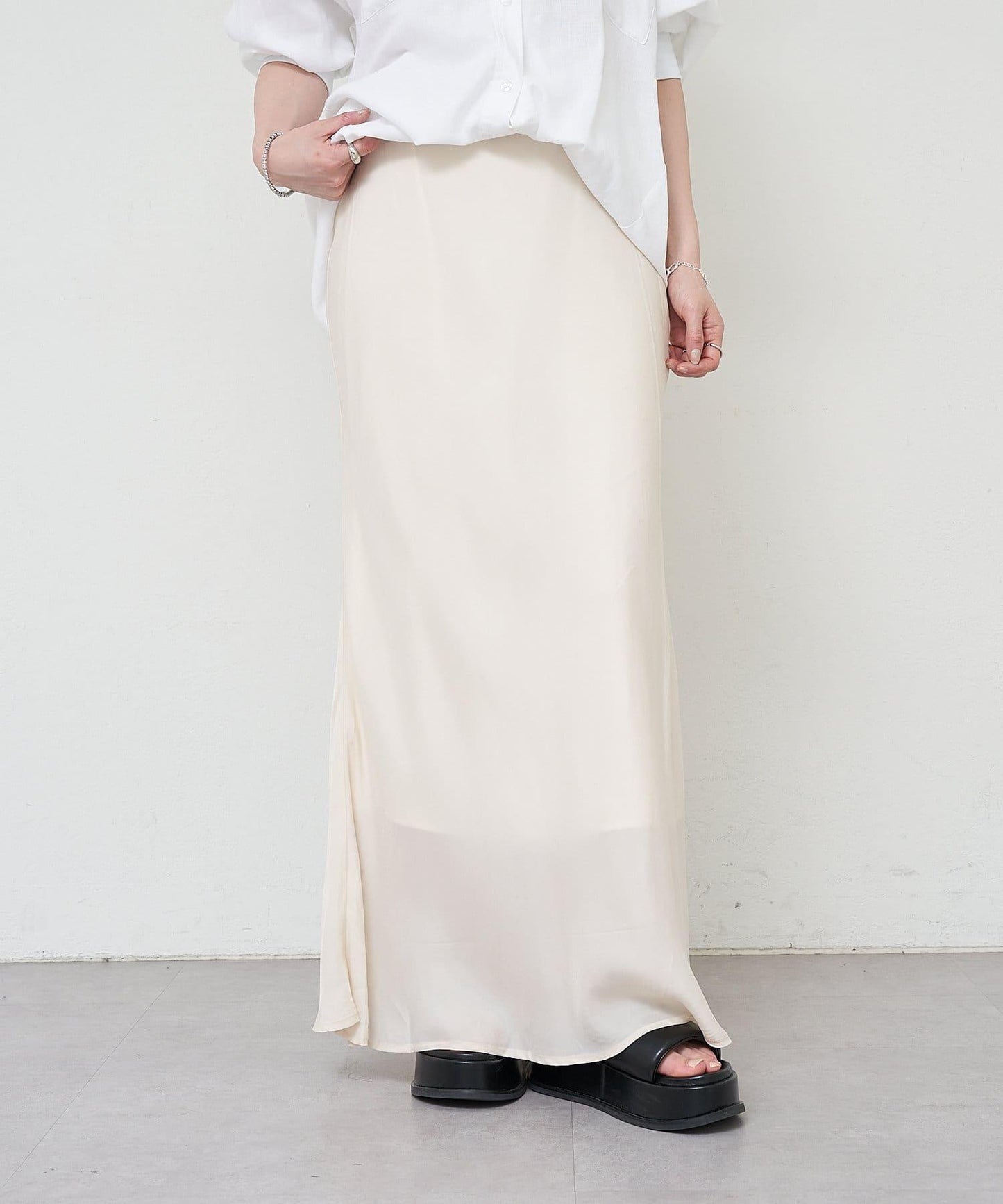 169044672