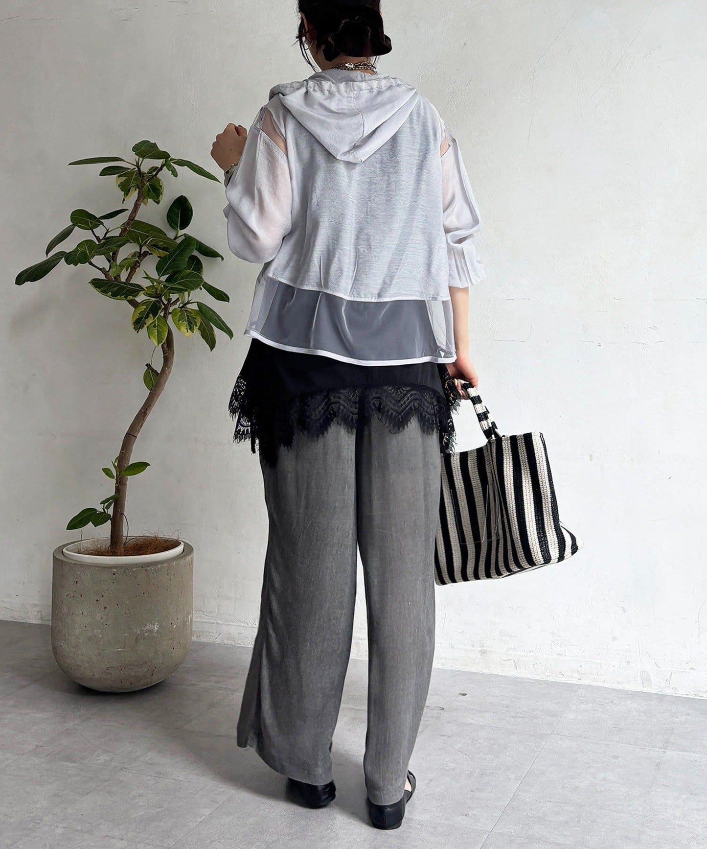 289989368