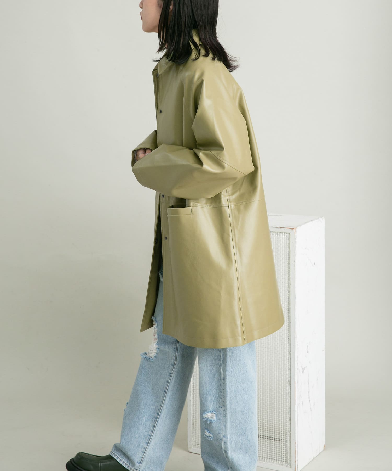 102549376