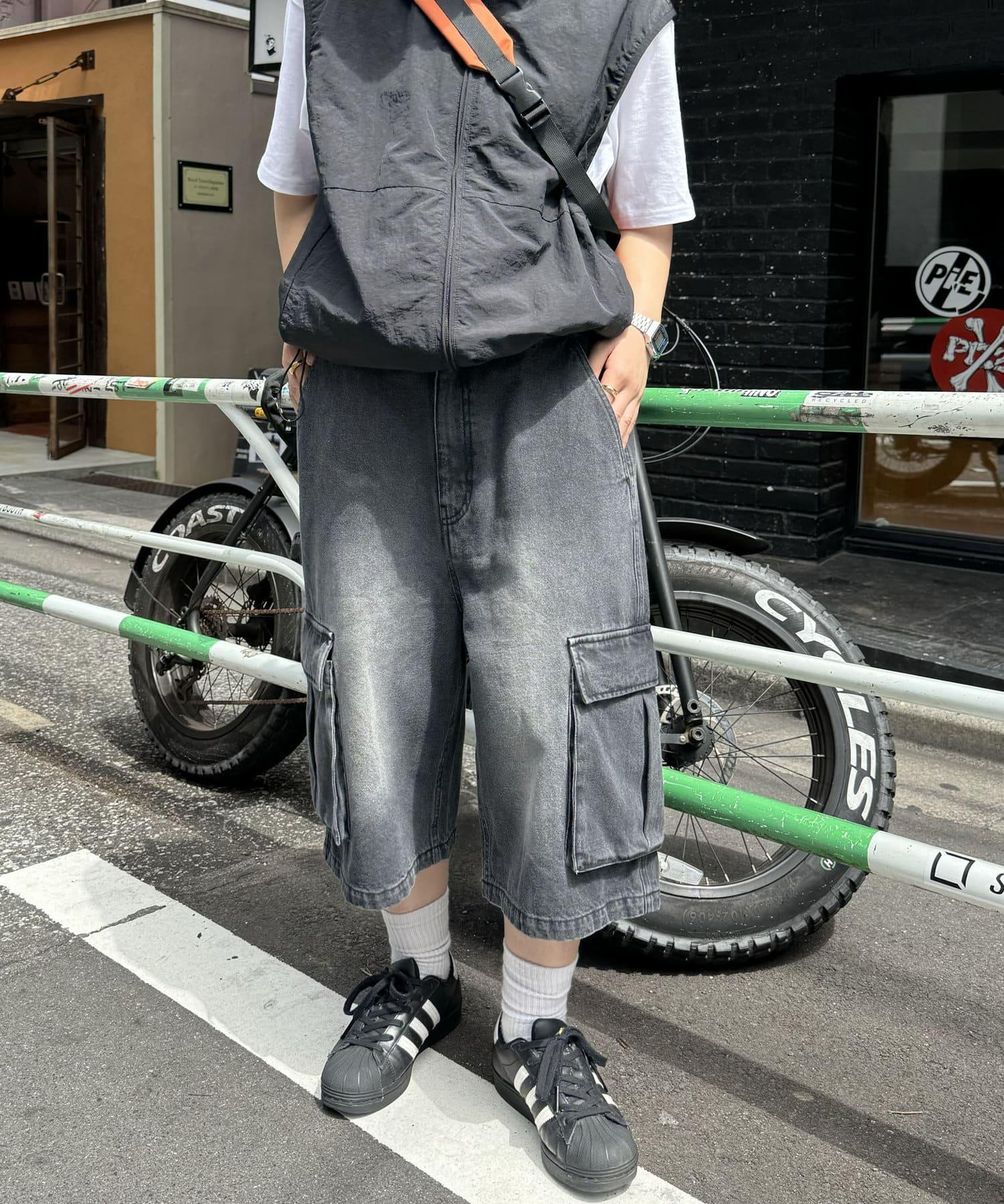 156064052