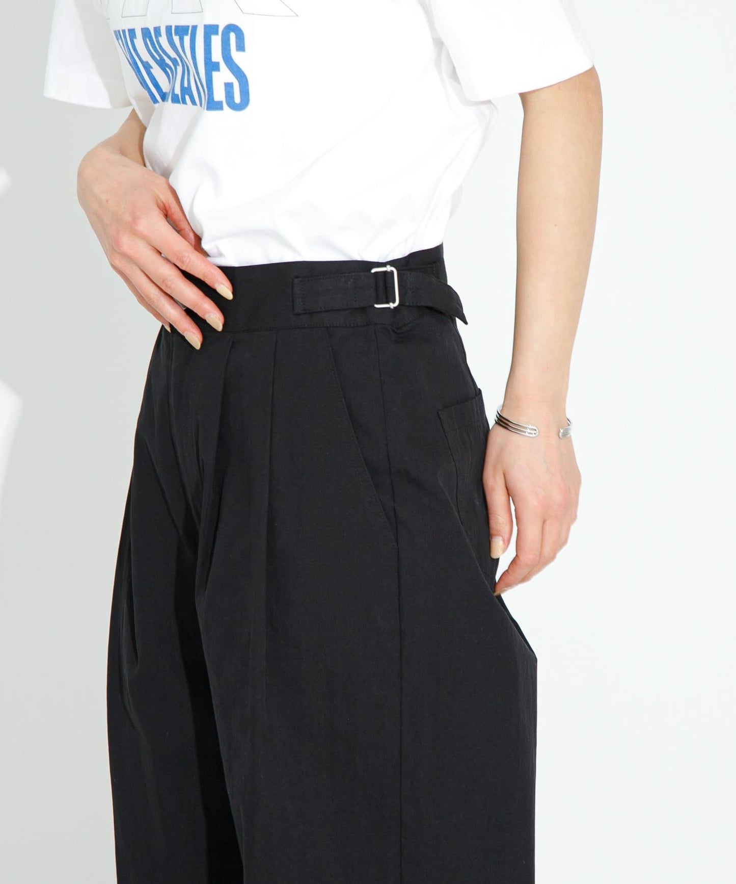 166101927