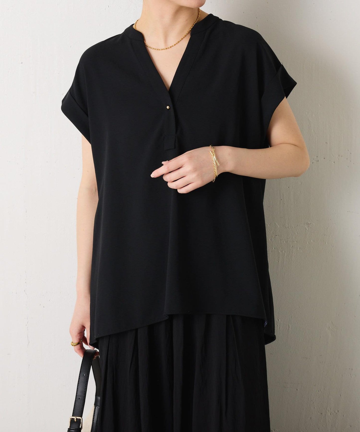 155990303