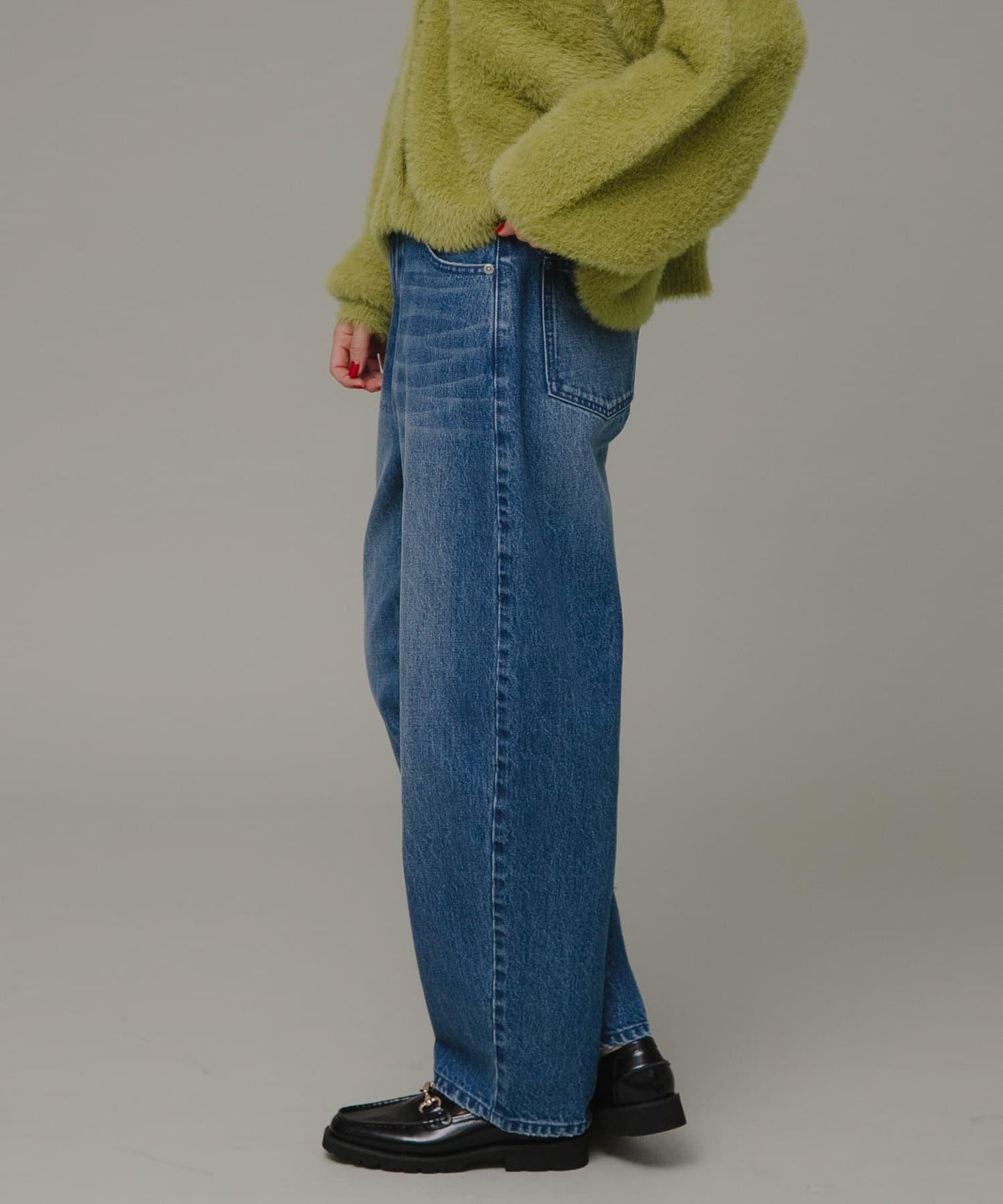 166102423