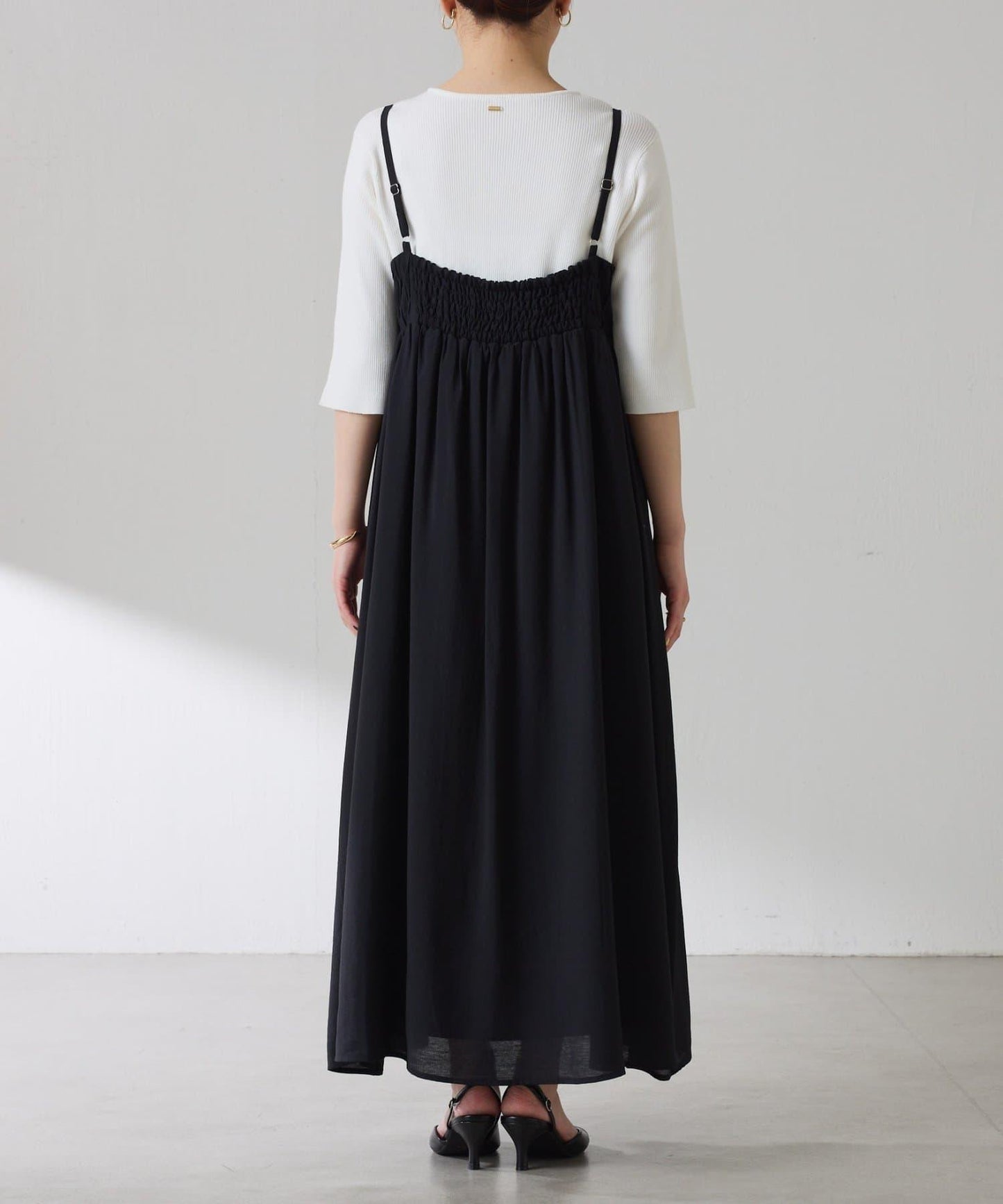 283481870