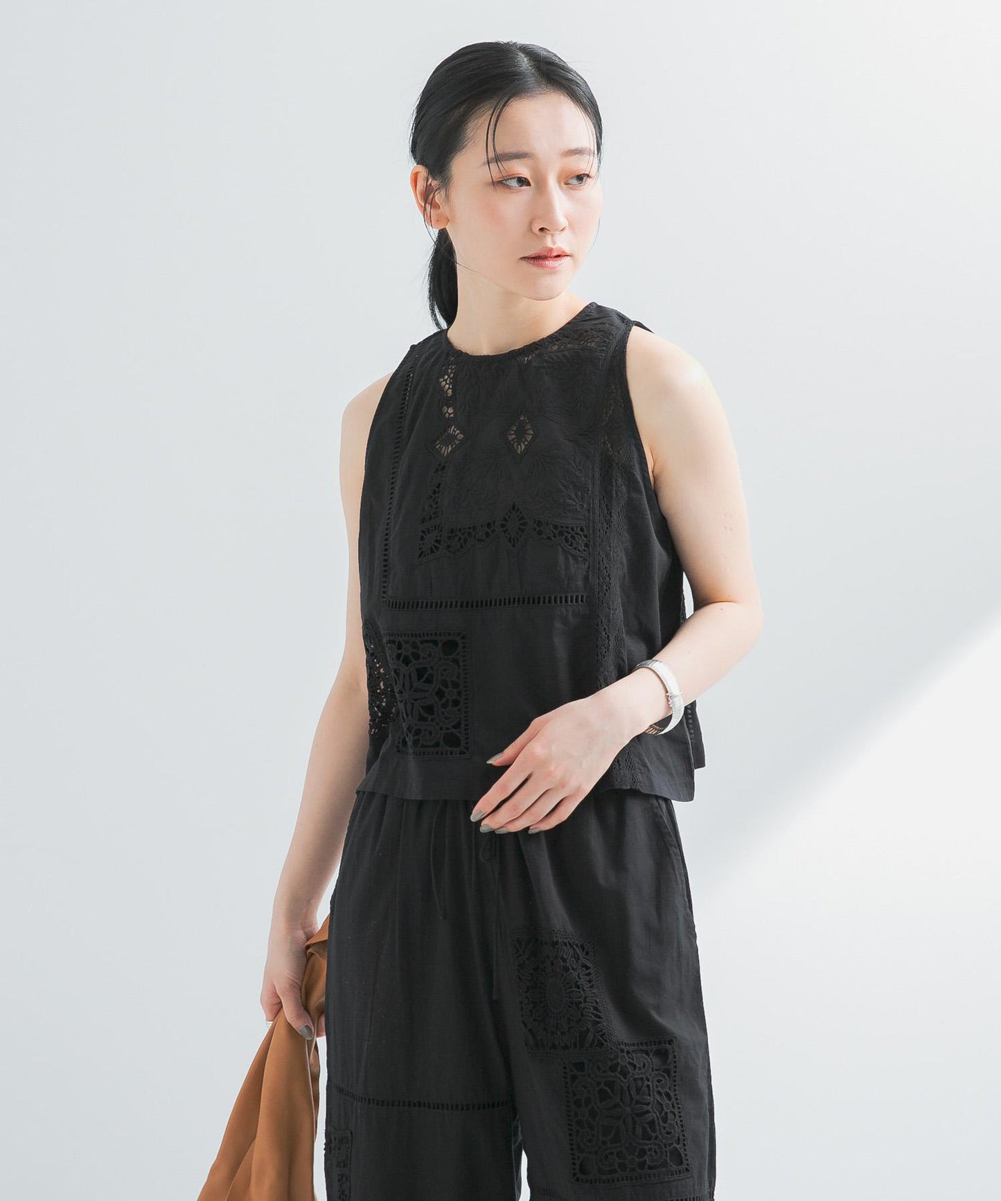 156238524
