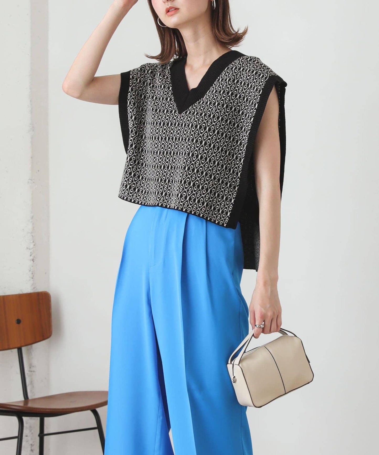 269435747