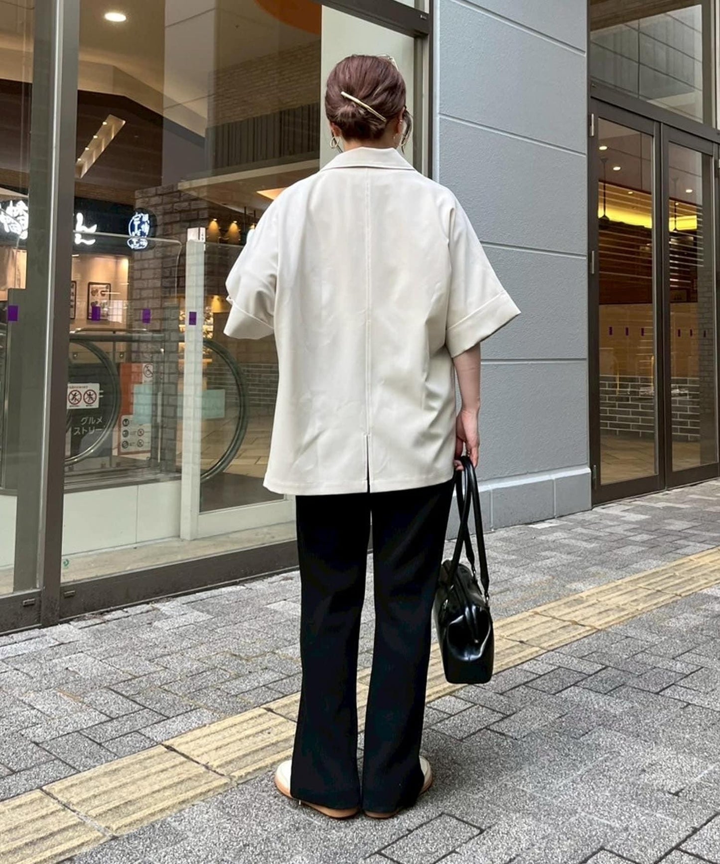 258701148
