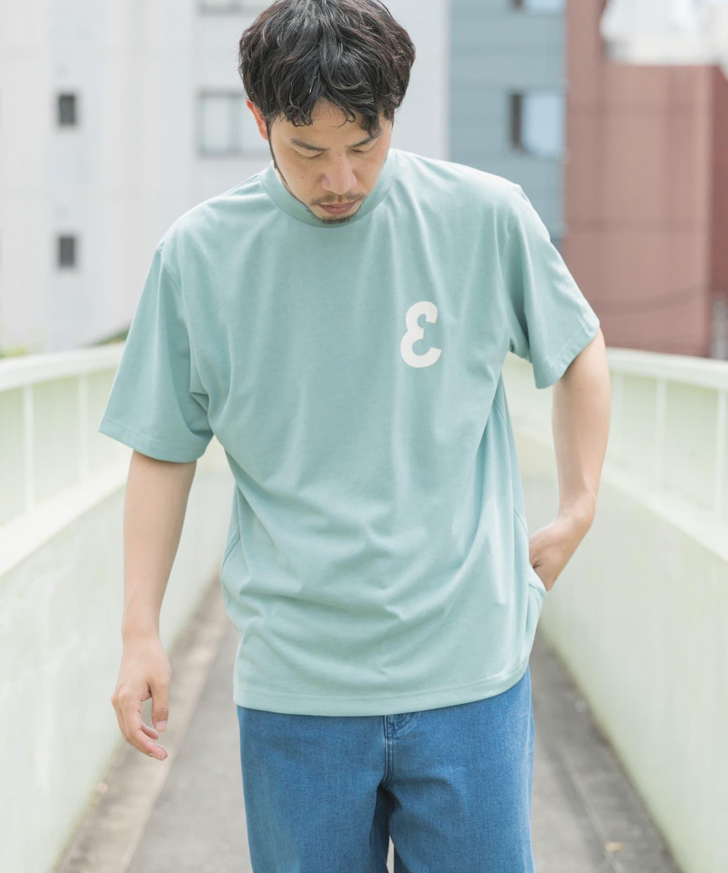 160566829
