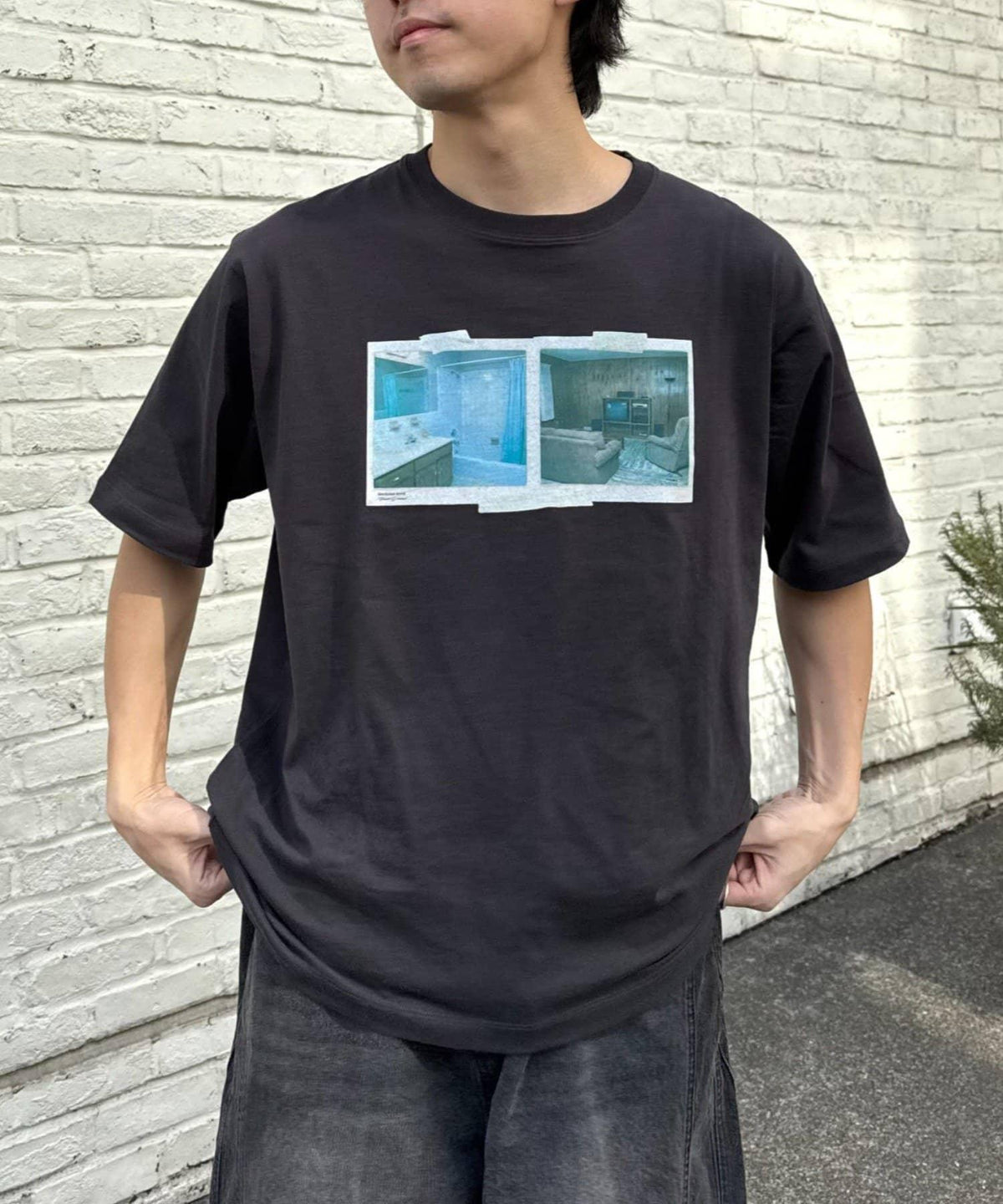 284621907