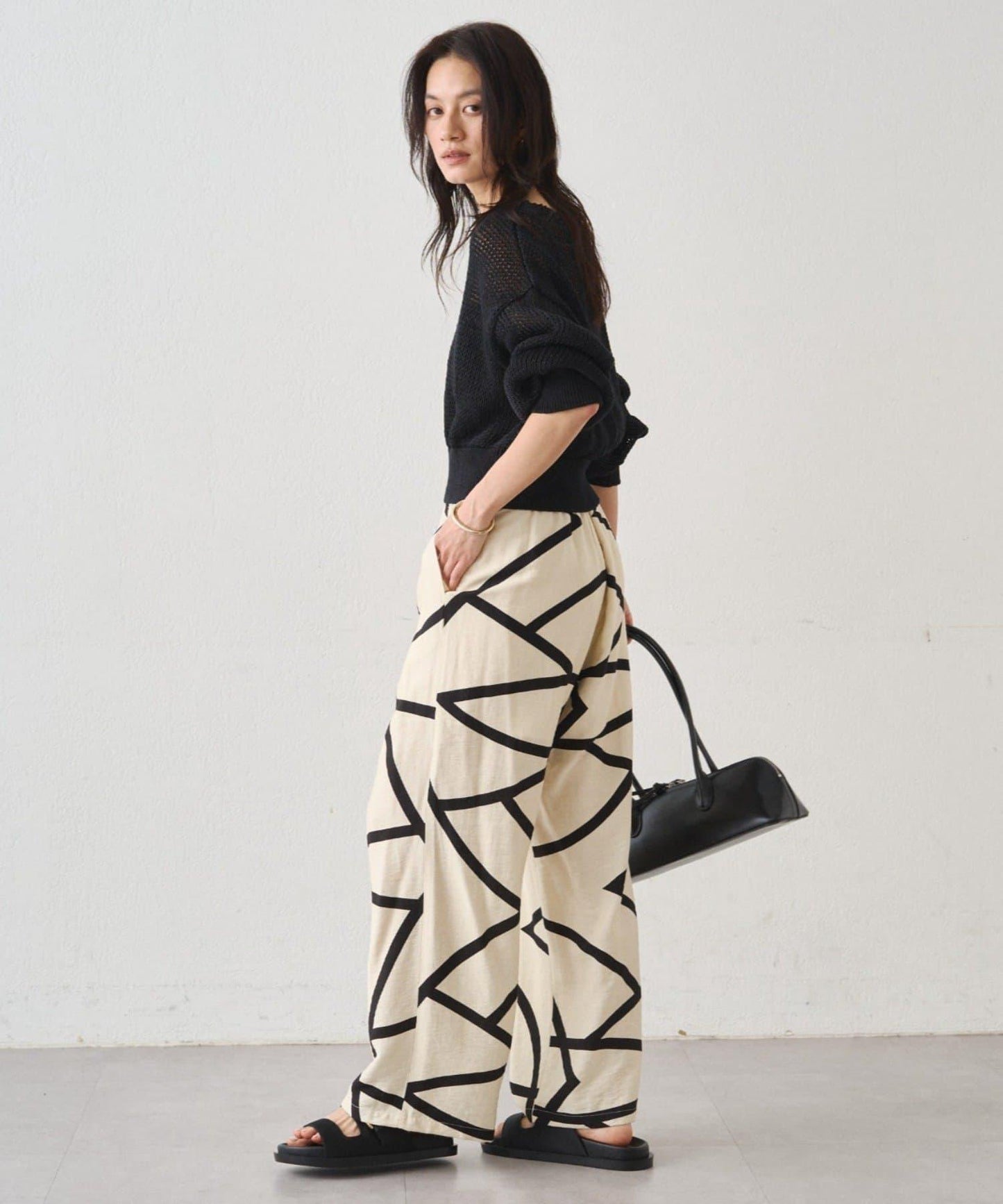 283596379