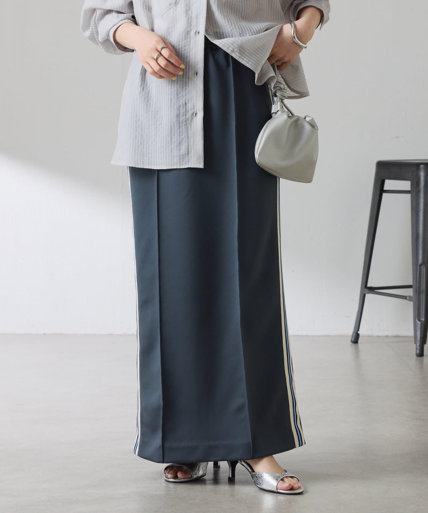 283481737
