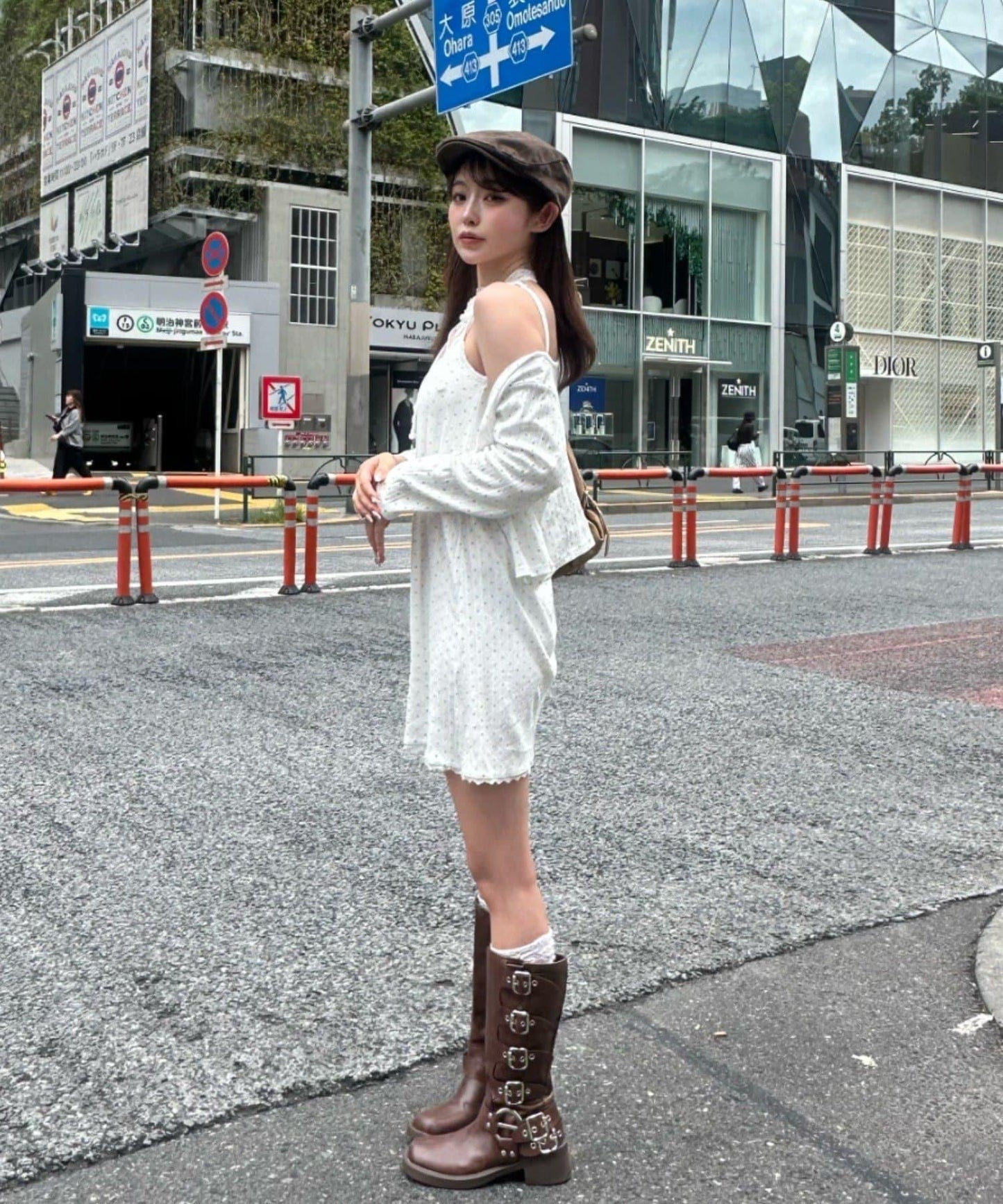 169044273