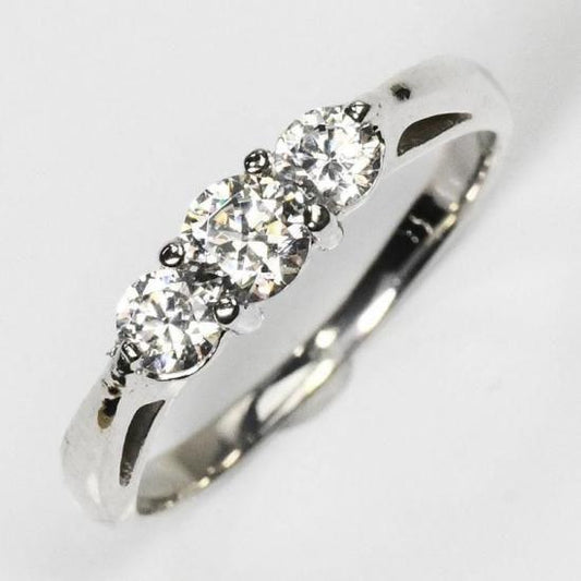 プラチナ ダイヤモンド0.5ct（H&C・鑑別書カード付）スリーストーンリング (SFB-ZR-0048-PT)