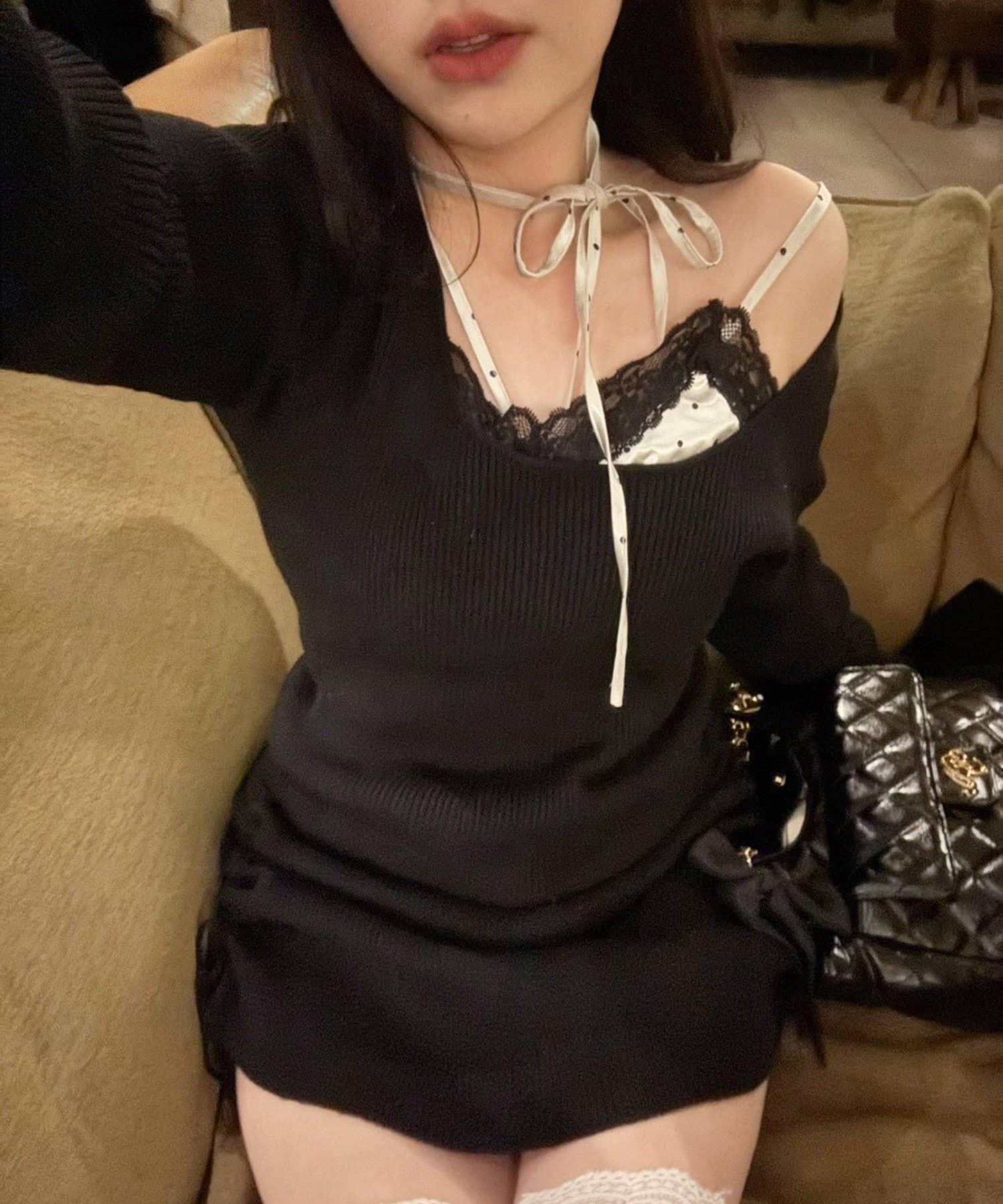 283480945