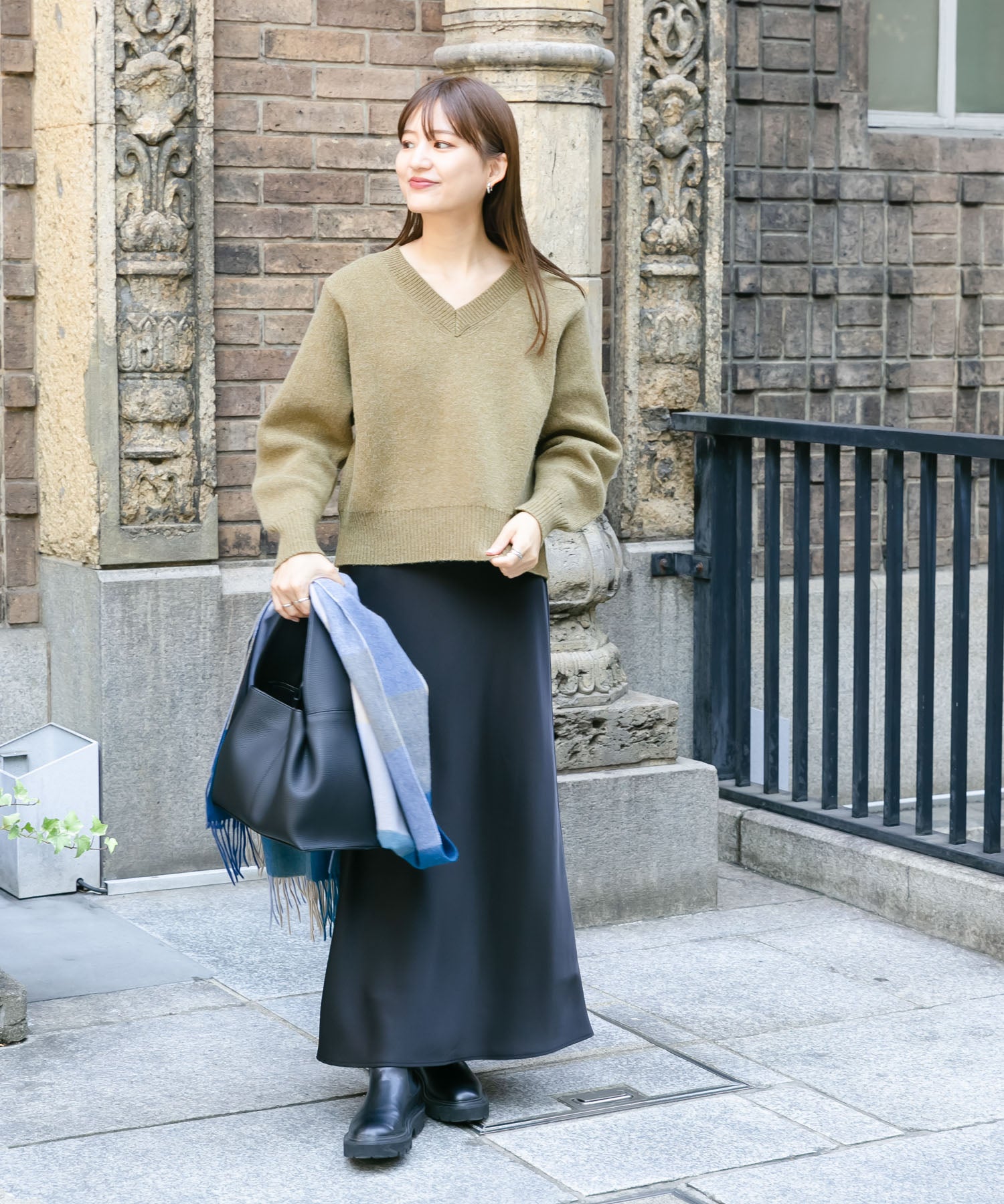 103638484