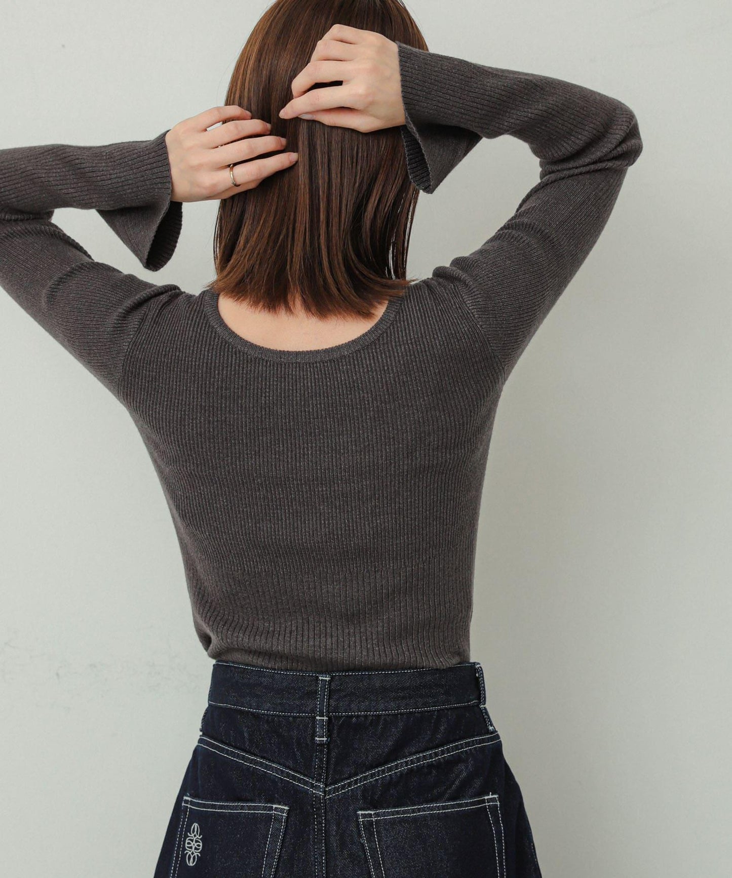 138130196